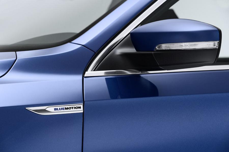  Volkswagen Passat BlueMotion Concept 2014 года  (фото 5 из 7)